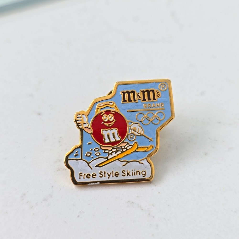 Olympic Memorabilia Albertville 1992 Red M&M Free Skiing Vintage Tack Pin